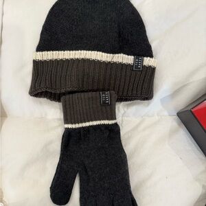 Black and White Knit Beanie and Gloves Set